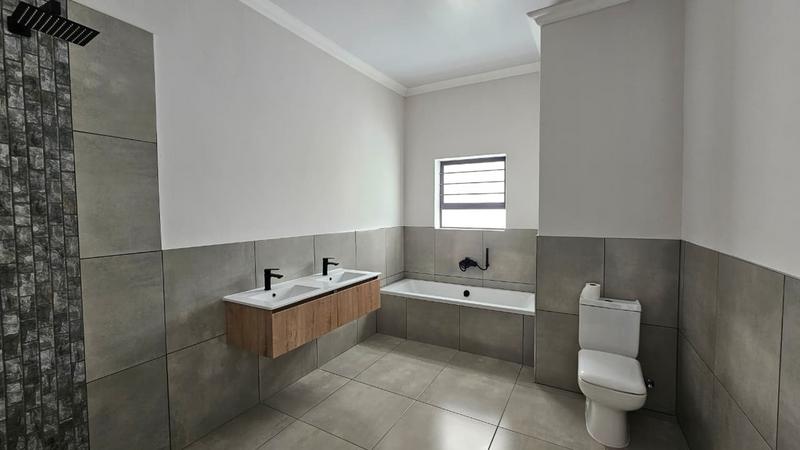 3 Bedroom Property for Sale in Sandy Point Western Cape